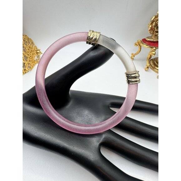 Vintage Frosted Lucite Bangle Bracelets Pink Clear And Pink Whit Metal Accent - Picture 5 of 9